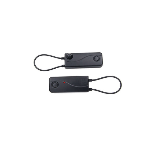 Cable antihurto de seguridad 3 alarmas en AM y RF, dispositivo negro con controles y cables.